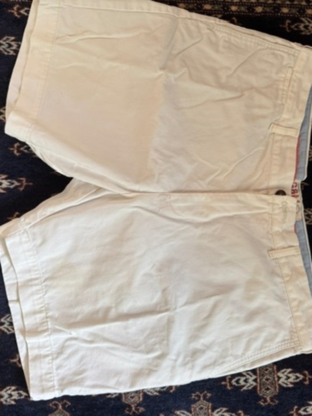 G & M eggshell color size 40 shorts excellent